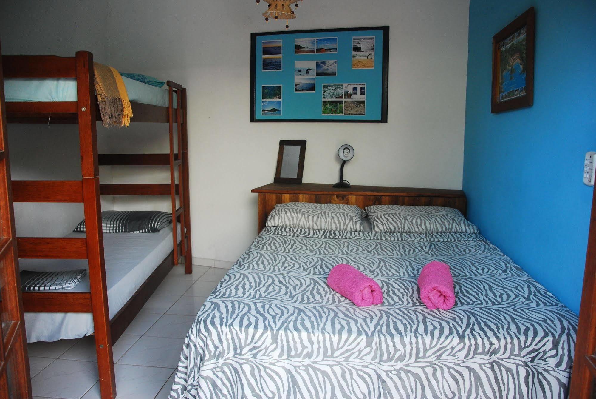 Samblumba Hostel Trindade Триндаде Екстериор снимка