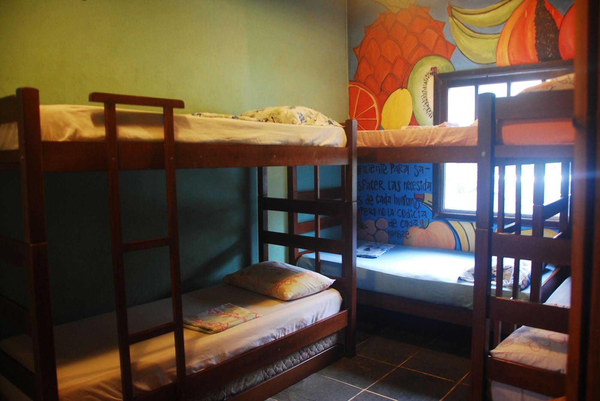 Samblumba Hostel Trindade Триндаде Екстериор снимка