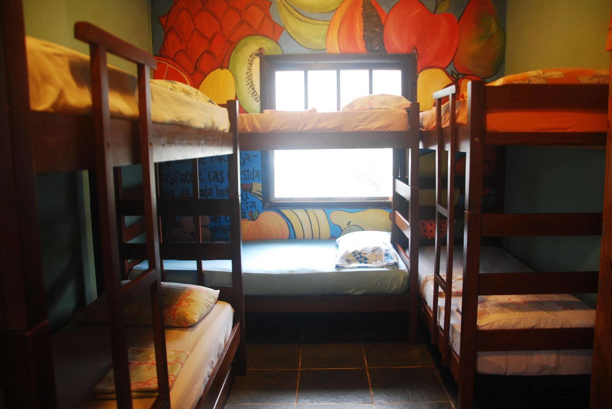 Samblumba Hostel Trindade Триндаде Екстериор снимка